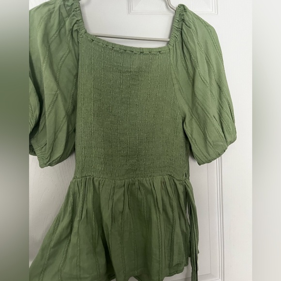 Green, never worn, tie  peplum blouse - Picture 4 of 4